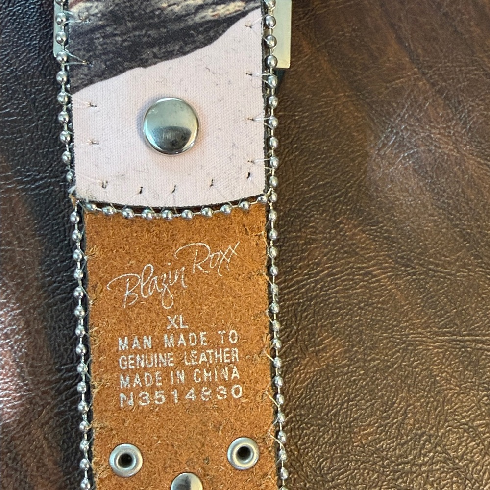 Blazin Roxx Mossy Oak Pink Camo Rhinestone Studded Leather Belt - Picture 6 of 6
